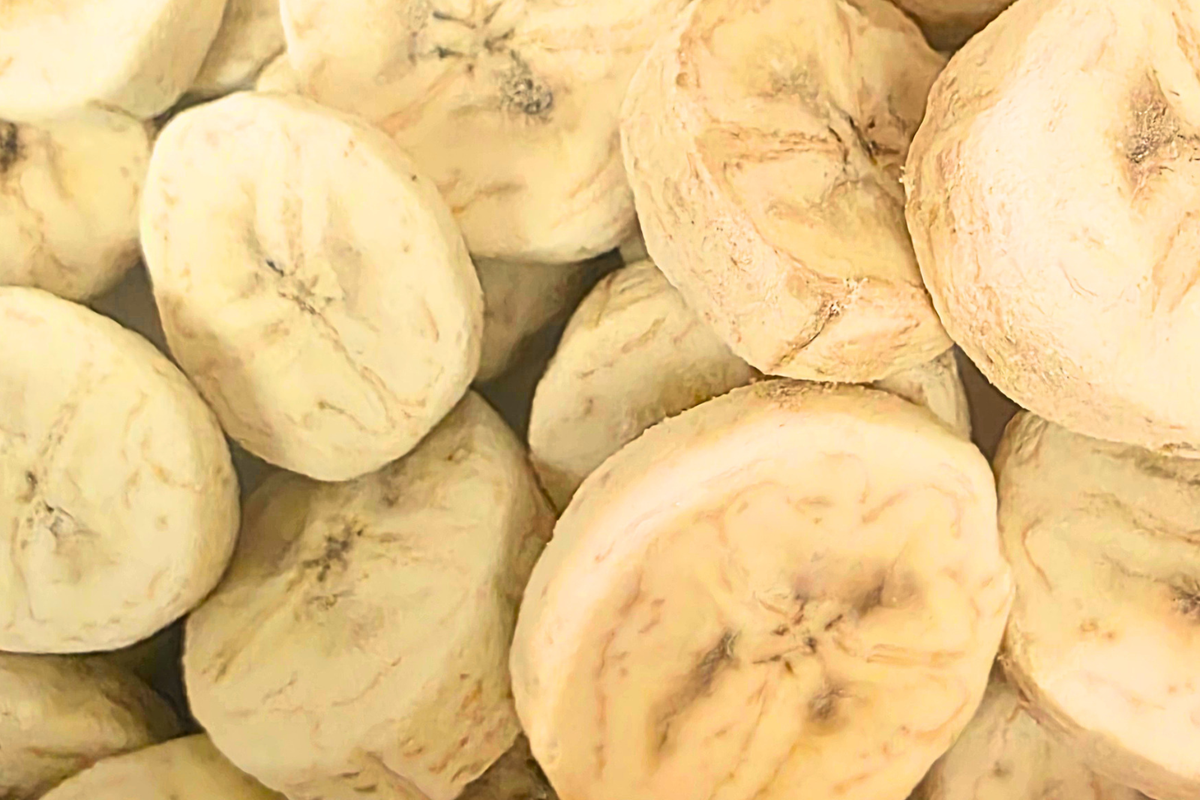 Freeze dried banana slices