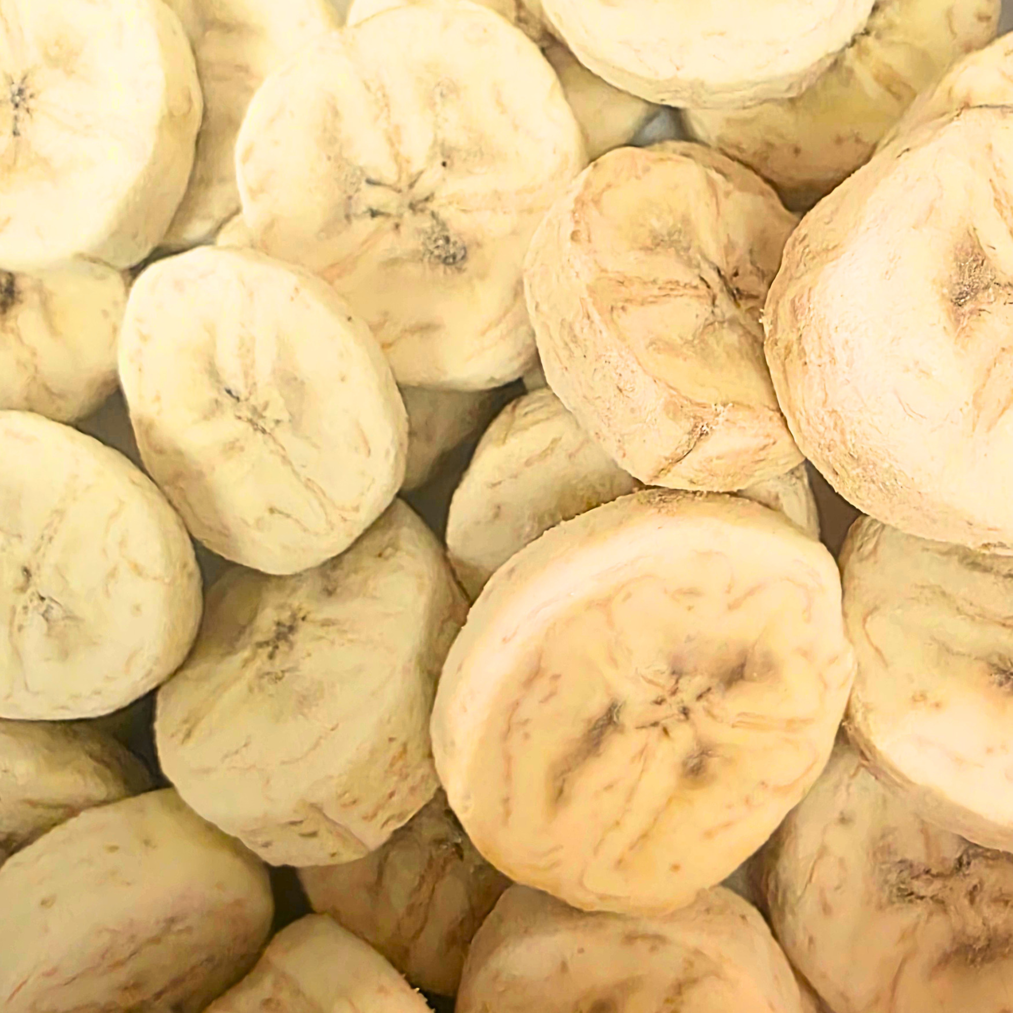 Freeze dried banana slices